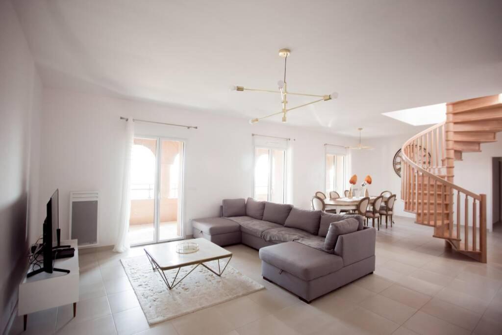 Magnifique Appartement Avec Vue Imprenable 拉隆德莱丝莫里斯 外观 照片